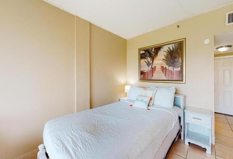 فندق Pirates Bay Guest Chambers and Marina