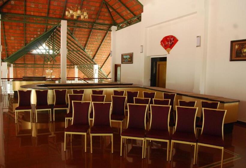 בית מלון כפרי Rajadhani