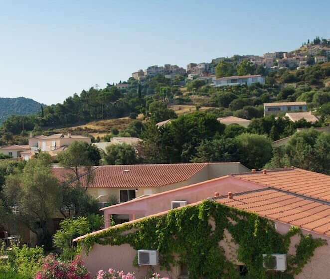 Отель Hôtel Et Résidence Benista