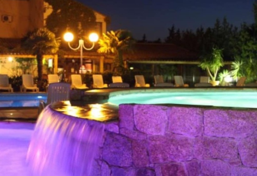 Отель Hôtel Et Résidence Benista