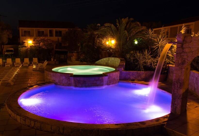 Отель Hôtel Et Résidence Benista