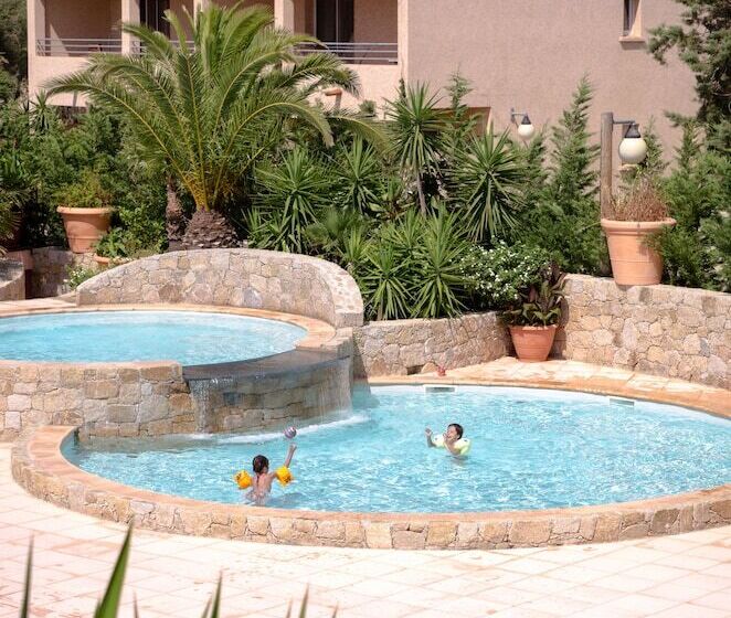 Отель Hôtel Et Résidence Benista