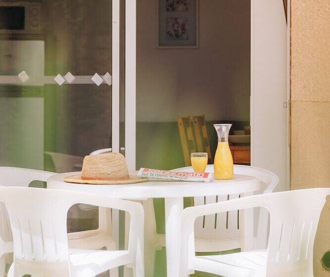 Отель Hôtel Et Résidence Benista