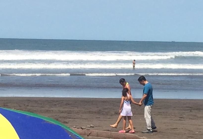 هتل Sabas Beach Resort