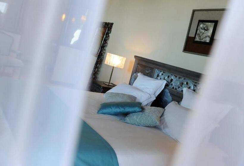 Отель Constance Sakoa Boutik