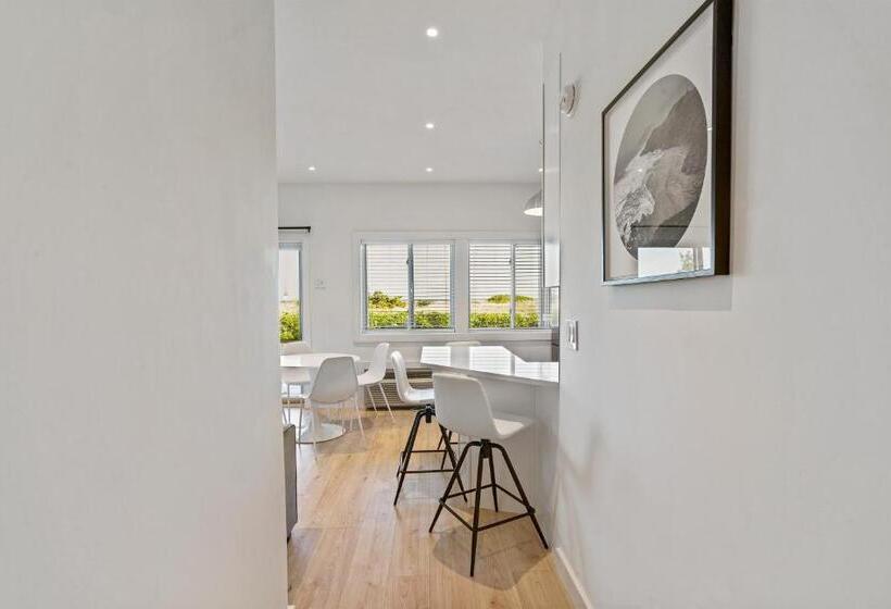 فندق Sea Crest Resort