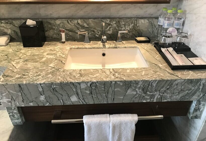 Отель Sheraton Qingdao Jiaozhou