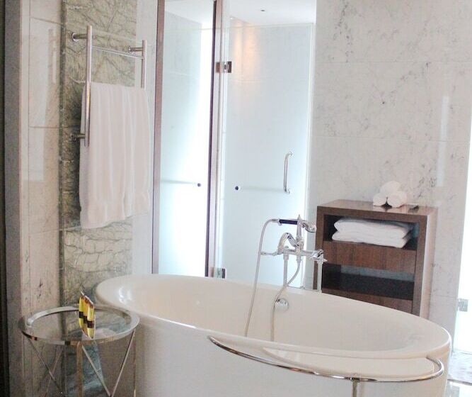 Отель Sheraton Qingdao Jiaozhou