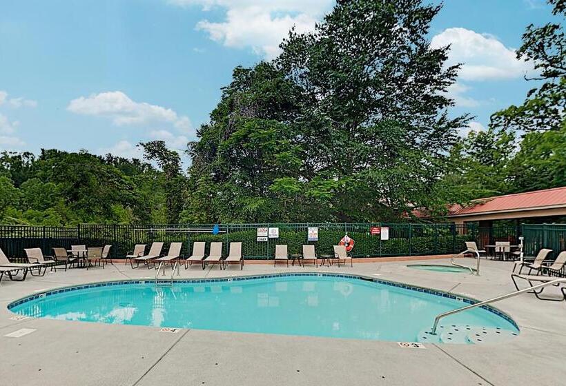 בית מלון כפרי Summit Manor Condominiums