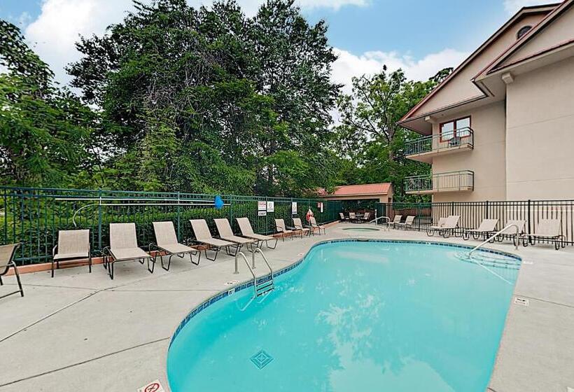 בית מלון כפרי Summit Manor Condominiums