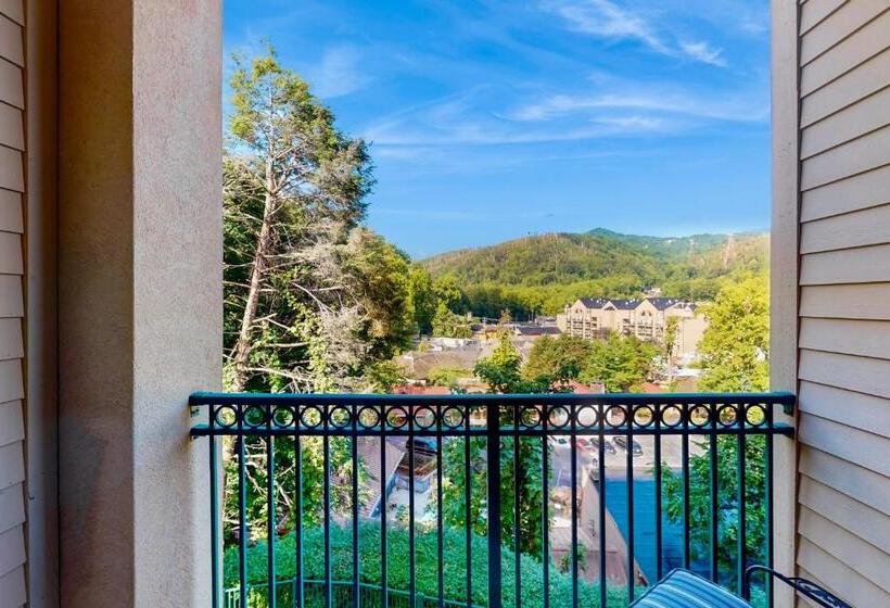 בית מלון כפרי Summit Manor Condominiums