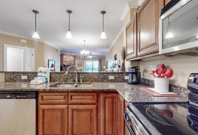 בית מלון כפרי Summit Manor Condominiums