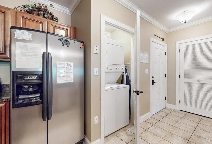 בית מלון כפרי Summit Manor Condominiums