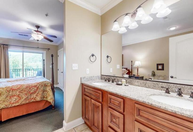 בית מלון כפרי Summit Manor Condominiums