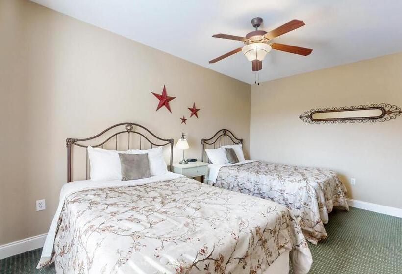 בית מלון כפרי Summit Manor Condominiums