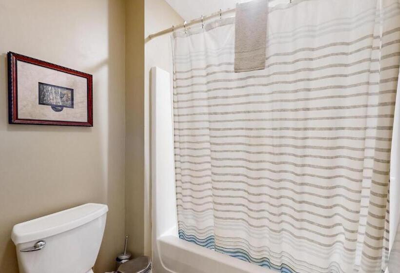 בית מלון כפרי Summit Manor Condominiums