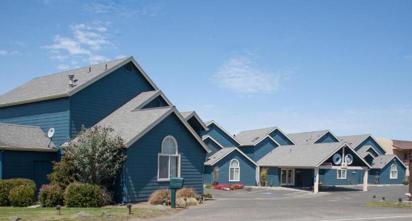 فندق Surf And Sand Lodge