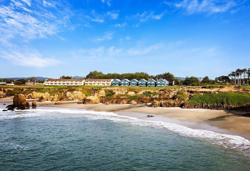 فندق Surf And Sand Lodge