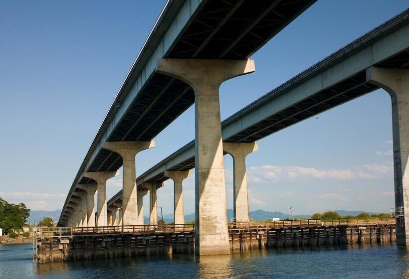 فندق Swinomish Casino & Lodge