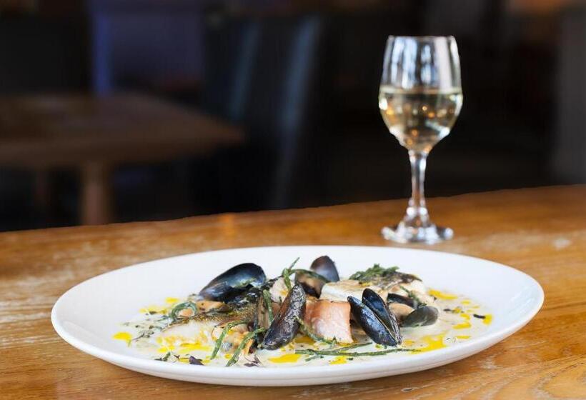 Отель The Fishbourne