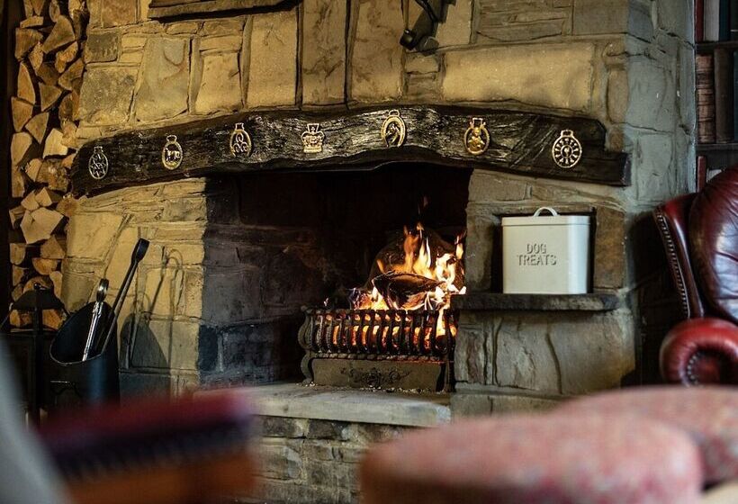 בית מלון כפרי The Heath Inn