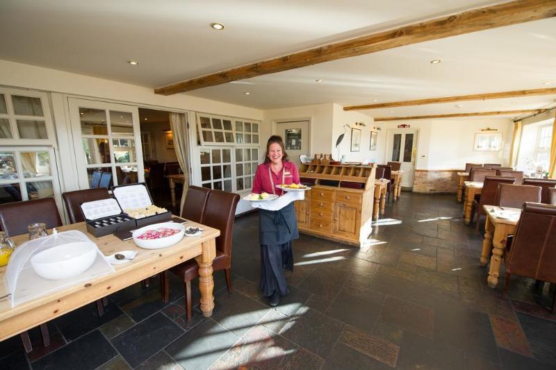 فندق The King William Iv Country Inn & Restaurant