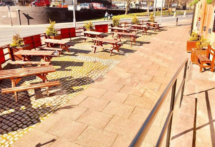 Отель The Old Post Office Public House &