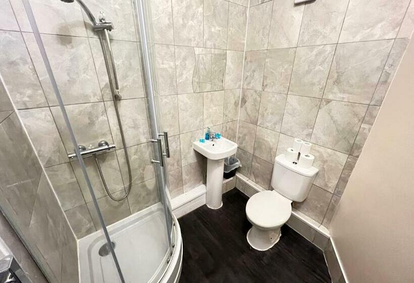 Отель The Old Post Office Public House &