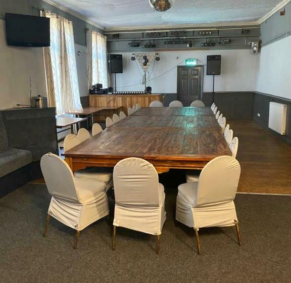 Отель The Old Post Office Public House &