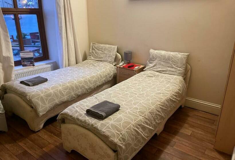 Отель The Old Post Office Public House &