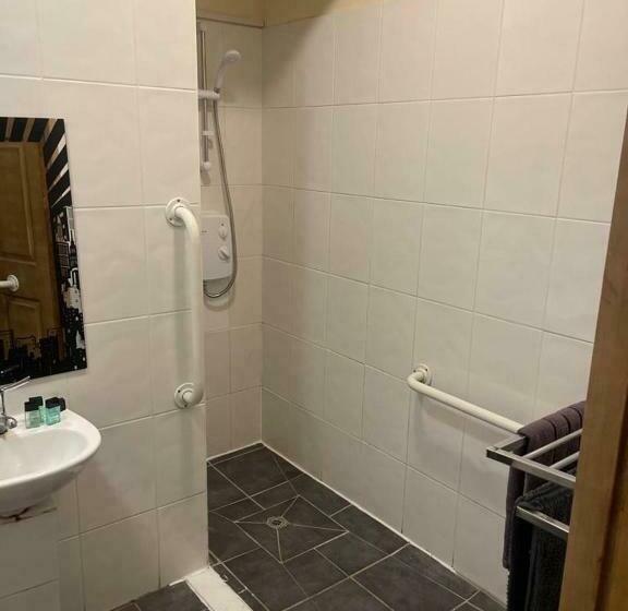 Отель The Old Post Office Public House &