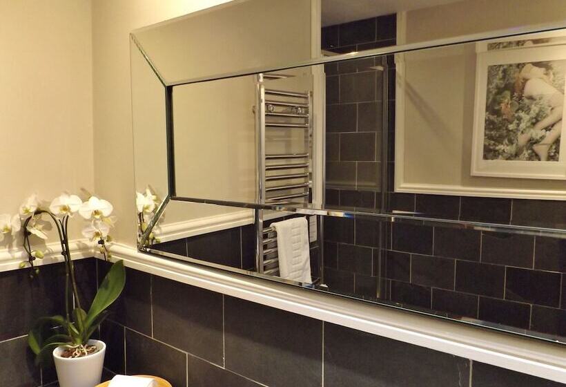 בית מלון כפרי The Red Lion