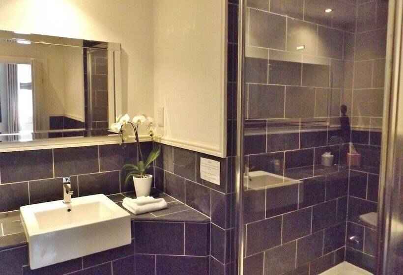 בית מלון כפרי The Red Lion