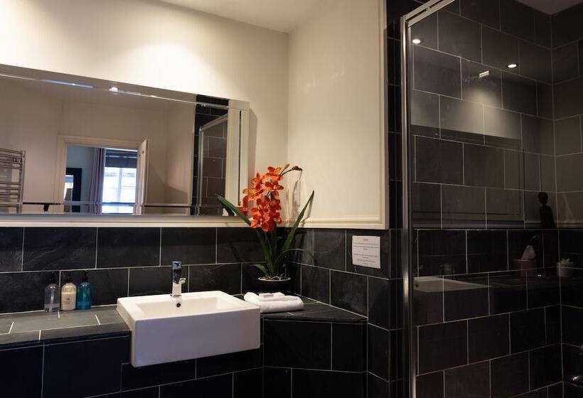 בית מלון כפרי The Red Lion