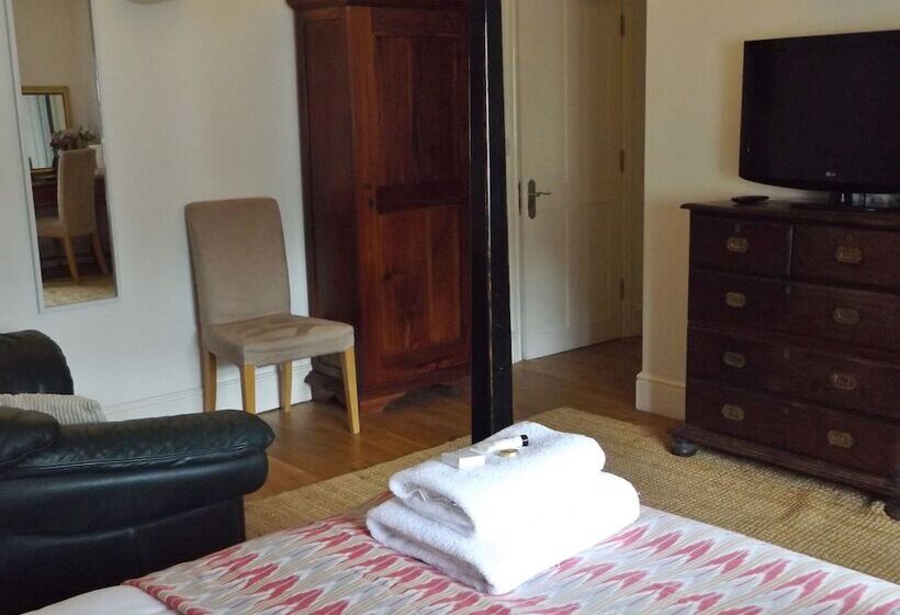 בית מלון כפרי The Red Lion