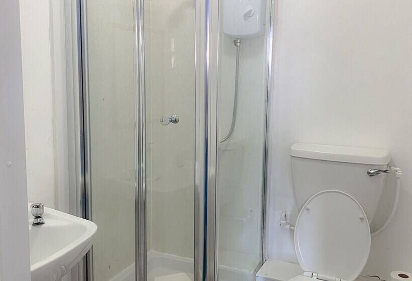 ホテル The Tavern  Steakhouse And Lodge