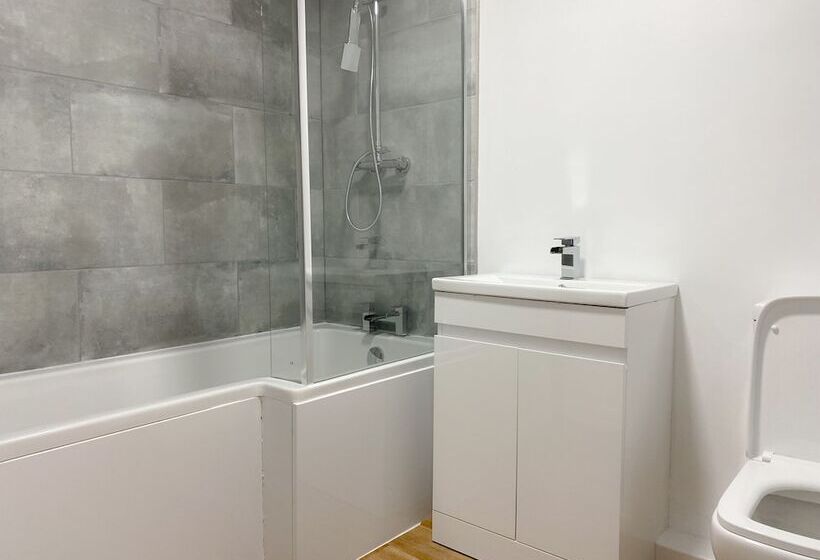 ホテル The Tavern  Steakhouse And Lodge