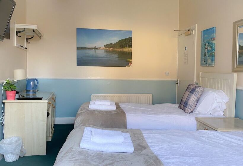 ホテル The Tavern  Steakhouse And Lodge