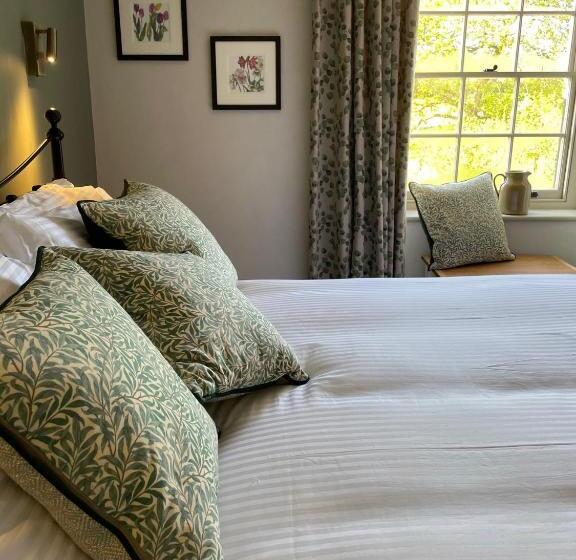 Отель The Tradesman's Arms