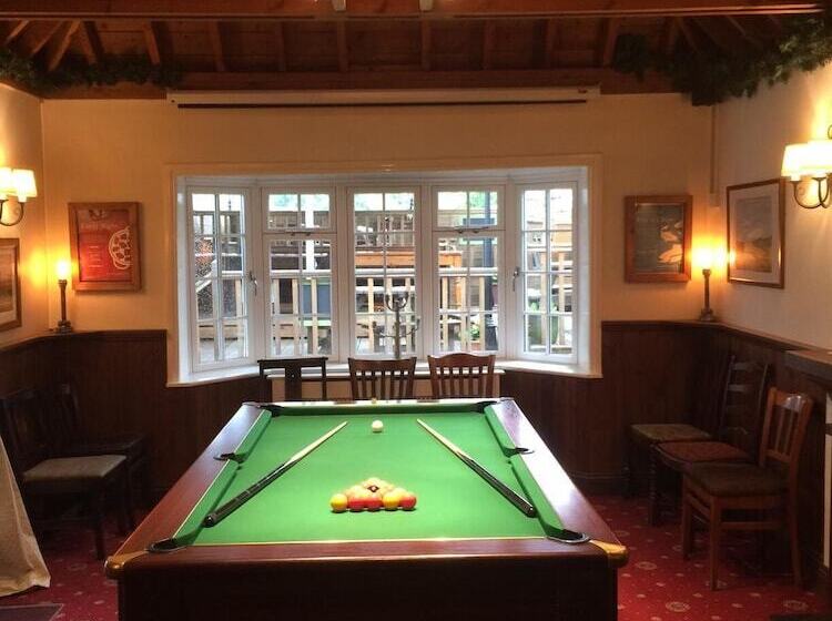 فندق The Wheatsheaf Inn