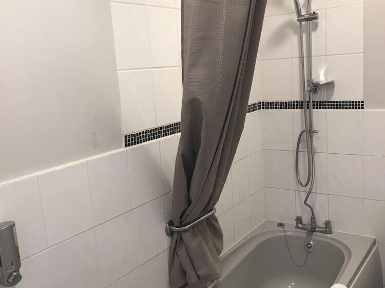 Отель The Wheatsheaf Inn