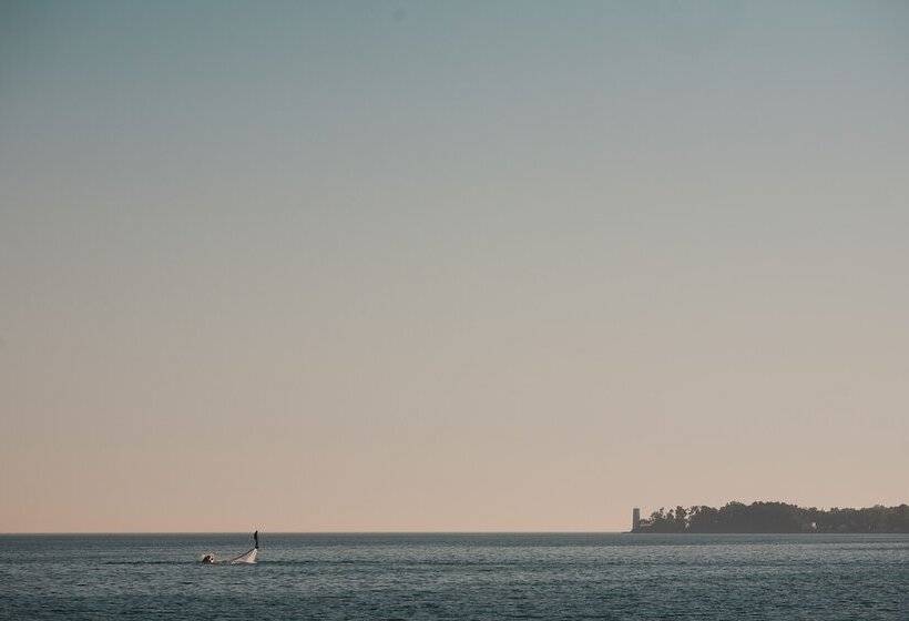 فندق Timber House Resort