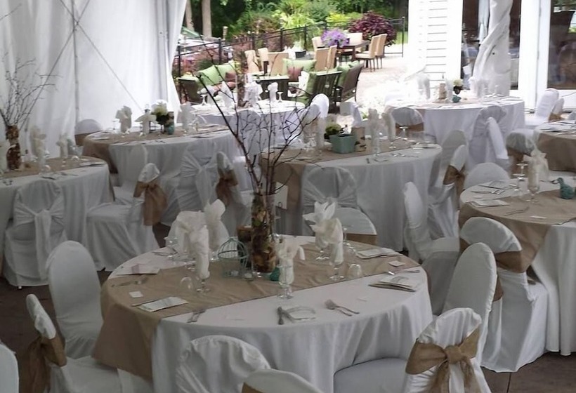 فندق Timber House Resort