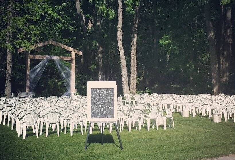 فندق Timber House Resort