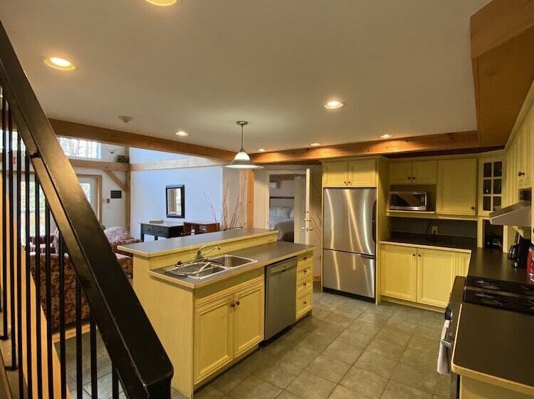 فندق Timber House Resort