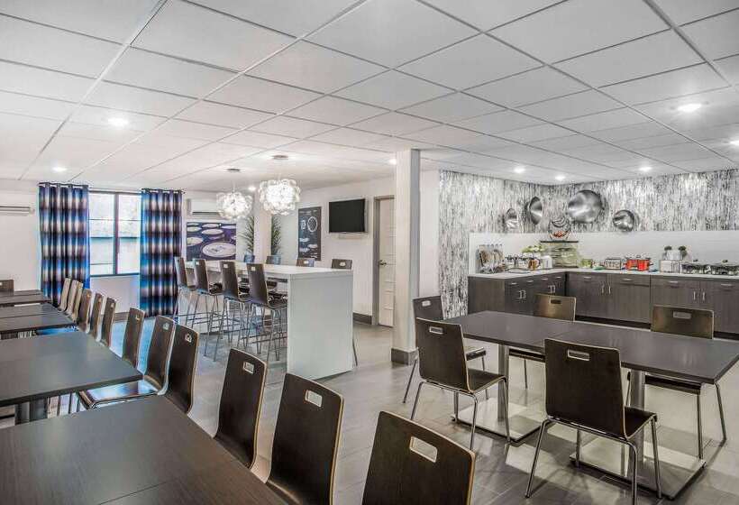 فندق Wingate By Wyndham Louisville Airport Expo Center