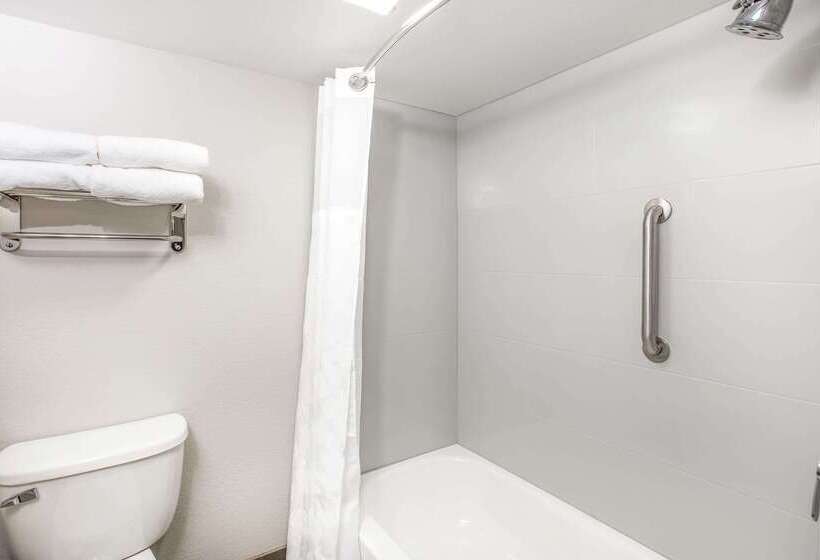 فندق Wingate By Wyndham Louisville Airport Expo Center