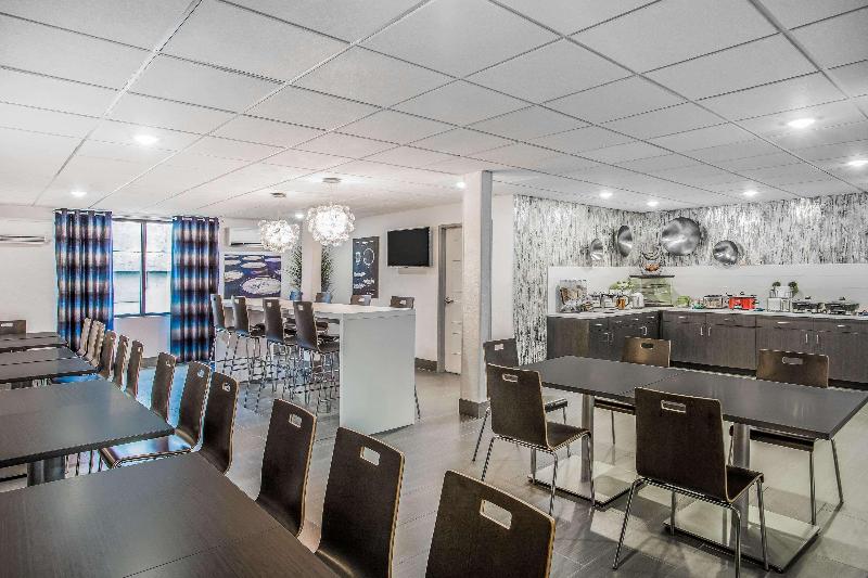 فندق Wingate By Wyndham Louisville Airport Expo Center