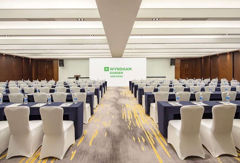 ホテル Wyndham Garden Yuhuan Downtown