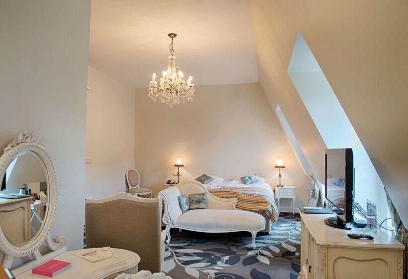 בית מלון כפרי Wyndham Halcyon Resort La Souterraine